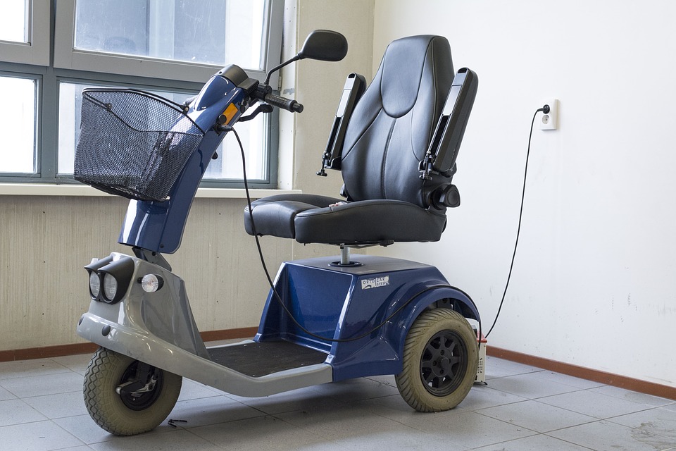 5 Reasons You Should Buy a Three-Wheel Mobility Scooter